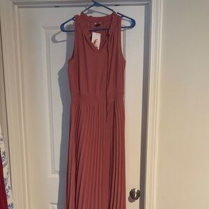 Sleeveless Pleated Maxi Dress in Dusty Rose
